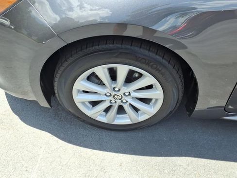 Used 2025 Toyota Corolla SE FWD image 4