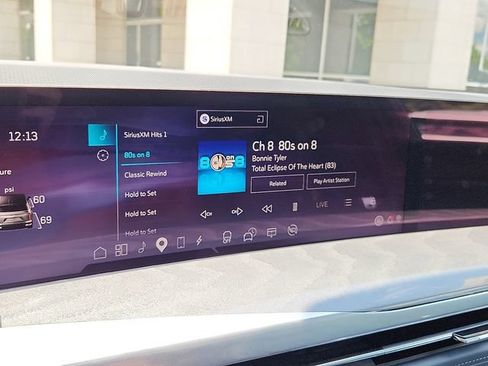 Certified 2025 Cadillac Escalade IQ Luxury 2 w/ LPO, Premium Carpet Package AWD/4WD image 17