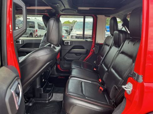 Used 2021 Jeep Wrangler Unlimited Rubicon AWD/4WD image 4