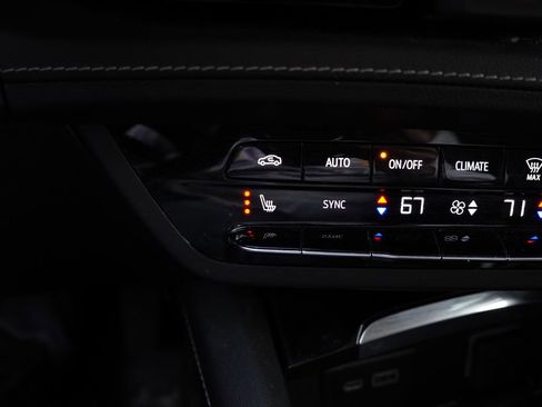 Used 2023 Buick Envision Essence image 6