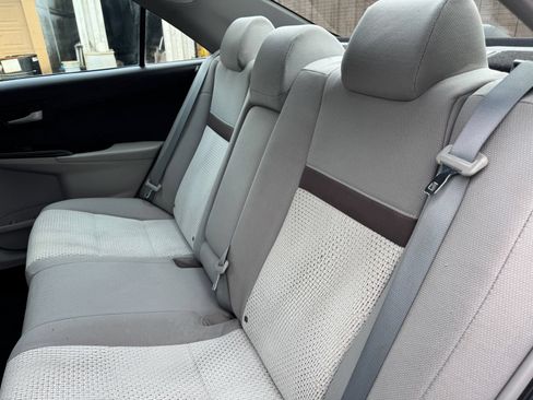 Used 2013 Toyota Camry LE FWD image 12