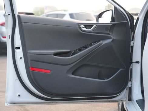 Used 2019 Hyundai Ioniq Plug-In Hybrid FWD image 14