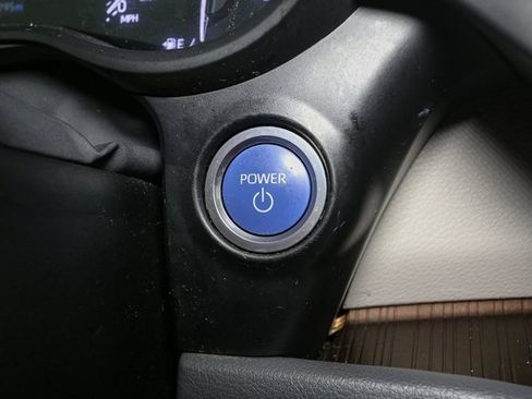 Used 2021 Toyota Sienna LE image 23