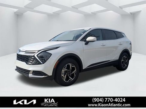Used 2025 Kia Sportage LX FWD image 7