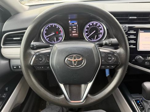 Used 2020 Toyota Camry LE image 12