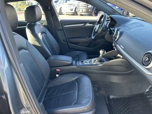 Used 2017 Audi A3 e-tron Premium image 13