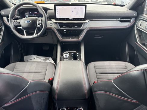Used 2025 Ford Explorer ST-Line w/ Premium Package image 11