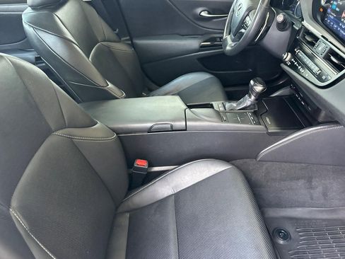 Used 2022 Lexus ES 300h w/ Accessory Package FWD image 30