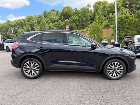 Used 2021 Ford Escape Titanium AWD/4WD image 16
