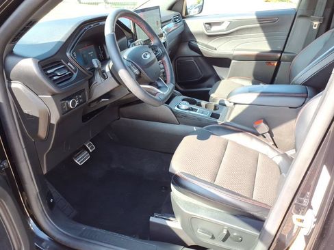 Used 2024 Ford Escape ST-Line w/ Tech Pack #1 AWD/4WD image 10