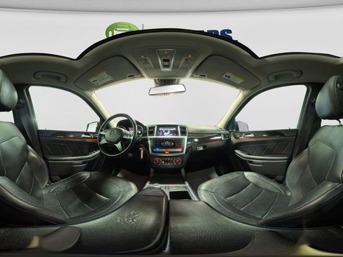 Used 2016 Mercedes-Benz GL 550 4MATIC image 47