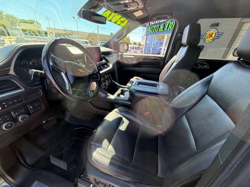 Used 2021 Chevrolet Suburban LT w/ Luxury Package AWD/4WD image 10