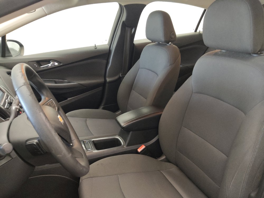 Used 2018 Chevrolet Cruze LT w/ Convenience Package FWD image 17