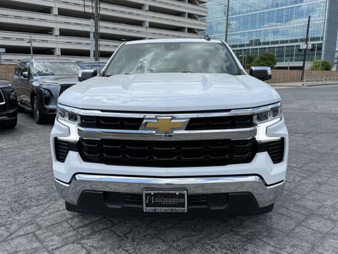 Used 2025 Chevrolet Silverado 1500 LT image 2