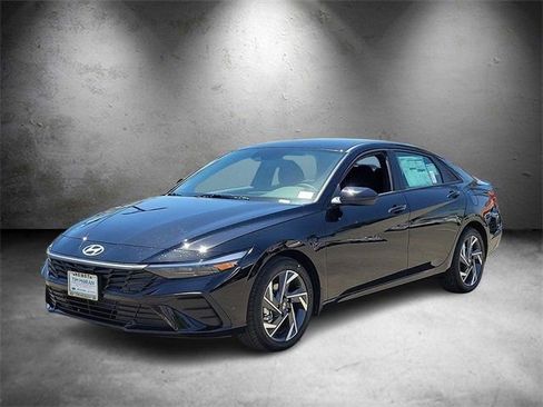 New 2025 Hyundai Elantra Sport image 3