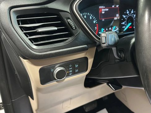Used 2022 Ford Escape SE w/ Cold Weather Package AWD/4WD image 26