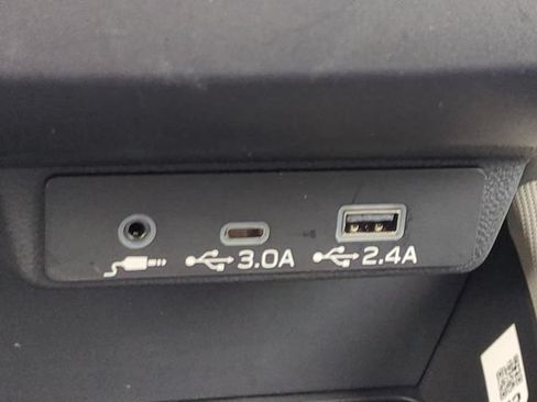Used 2026 Subaru Forester Premium AWD/4WD image 25