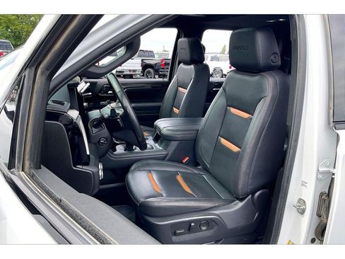 Used 2025 GMC Sierra 1500 AT4 w/ AT4 Premium Package AWD/4WD image 27
