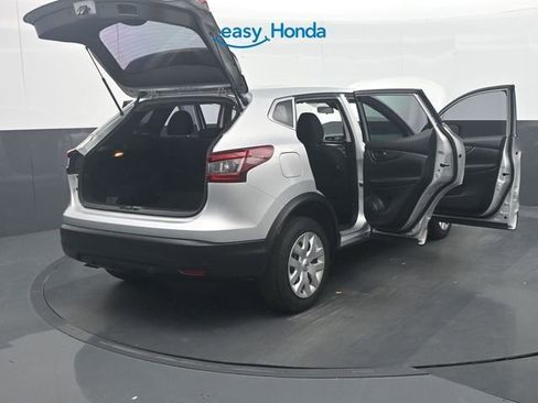 Used 2020 Nissan Rogue Sport S image 40