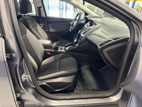 Used 2014 Ford Focus SE w/ SE Winter Package FWD image 20