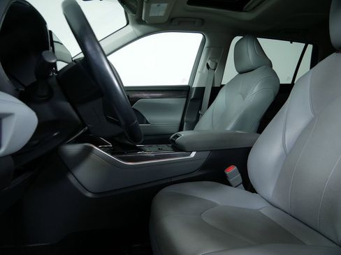 Used 2021 Toyota Highlander Limited AWD/4WD image 15