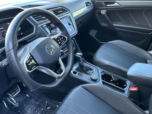 Certified 2024 Volkswagen Tiguan SE R-Line image 10