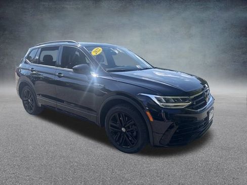 Used 2022 Volkswagen Tiguan SE R-Line image 4