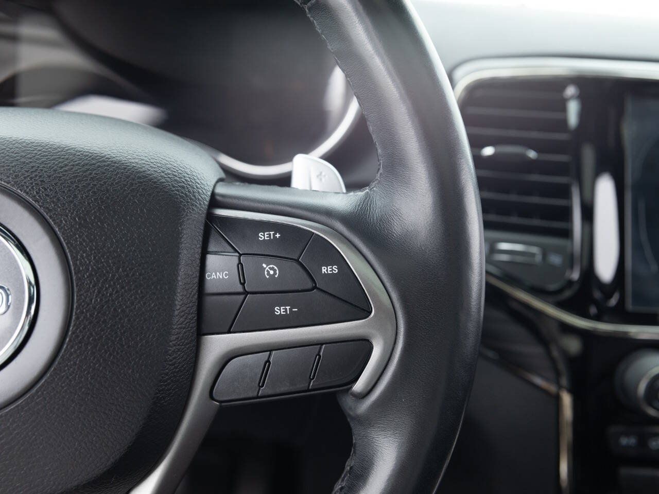 Used 2019 Jeep Grand Cherokee Limited AWD/4WD image 37