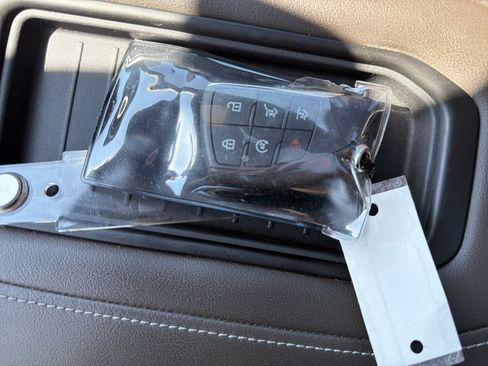 Used 2023 Chevrolet Tahoe Z71 w/ Off-Road Capability Package image 37