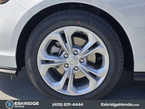 Certified 2025 Honda Accord LX image 9