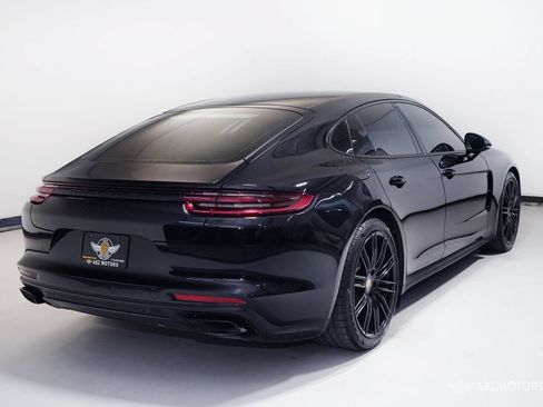 Used 2018 Porsche Panamera RWD image 5