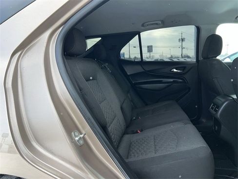 Used 2018 Chevrolet Equinox LT image 18