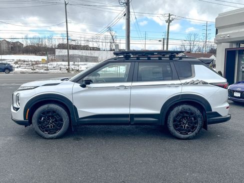 New 2026 Mitsubishi Outlander AWD image 4