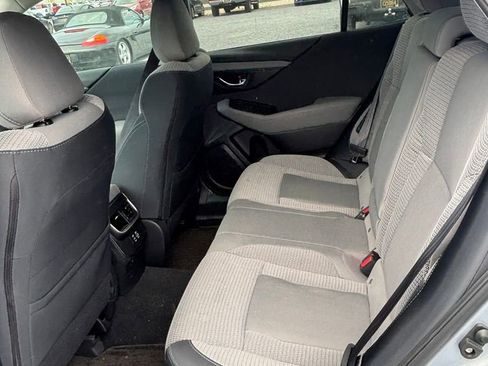Used 2024 Subaru Outback Premium AWD/4WD image 12