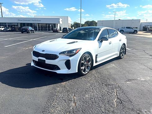 Used 2020 Kia Stinger GT2 RWD image 2