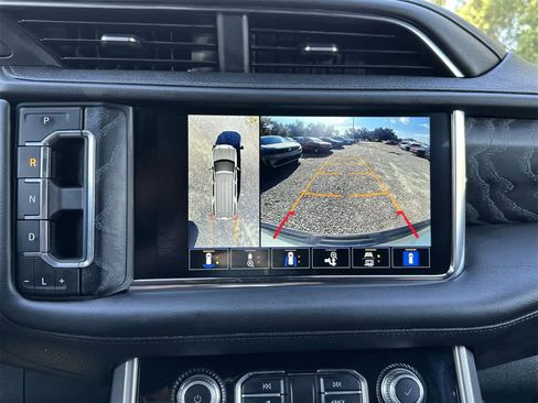 Used 2023 GMC Yukon XL Denali image 21