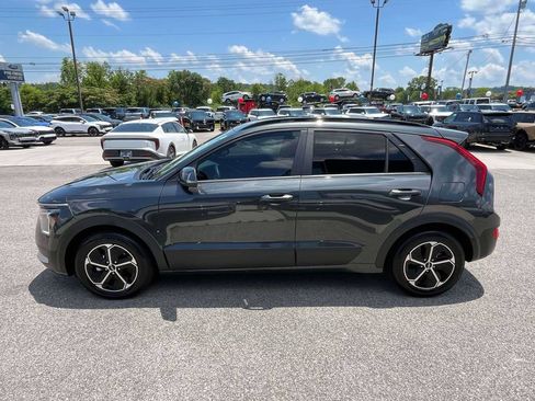 Certified 2025 Kia Niro EX FWD image 30