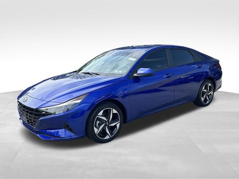 Certified 2023 Hyundai Elantra SEL w/ Convenience Package FWD image 3