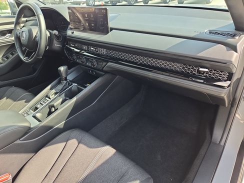 Used 2025 Honda Accord Sport image 33