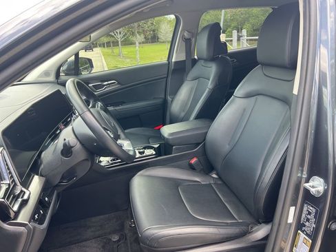 Used 2023 Kia Sportage EX image 30