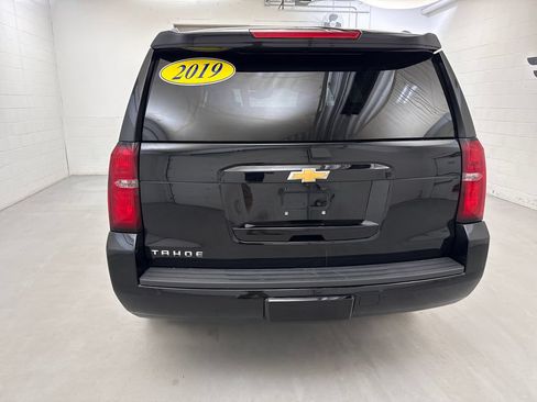 Used 2019 Chevrolet Tahoe LT w/ Luxury Package AWD/4WD image 3