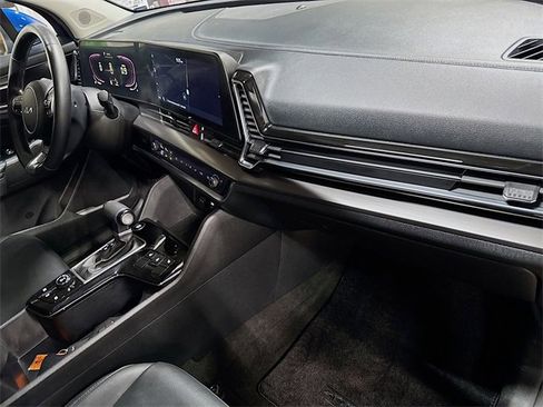 Used 2023 Kia Sportage EX image 32