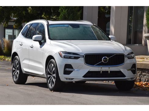 Certified 2023 Volvo XC60 B5 Core w/ Climate Package image 2