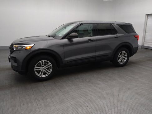 Used 2023 Ford Explorer 4WD image 2