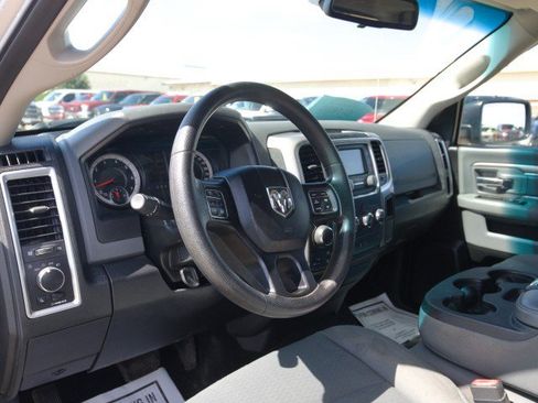 Used 2016 RAM 1500 Classic SLT w/ SLT Plus D←cor Group AWD/4WD image 16