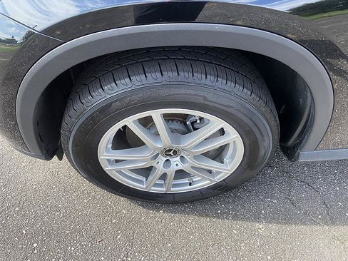 Used 2023 Mercedes-Benz GLC 300 4MATIC image 9