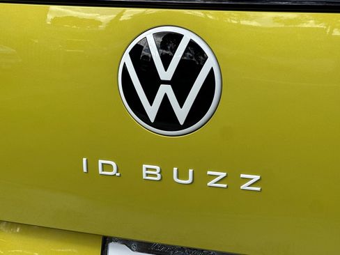 New 2025 Volkswagen ID. Buzz Pro S Plus image 7