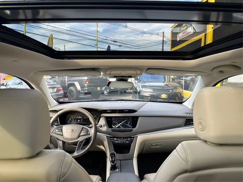 Used 2019 Cadillac XT5 Luxury image 41