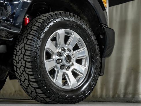 Used 2017 Ford F250 Platinum w/ FX4 Off-Road Package image 55