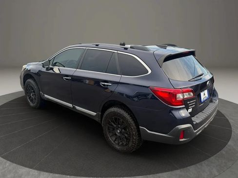 Used 2018 Subaru Outback 3.6R Touring AWD/4WD image 3